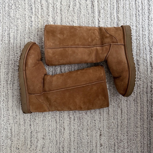 Women’s Classic Tall UGG Boots - Picture 1 of 7